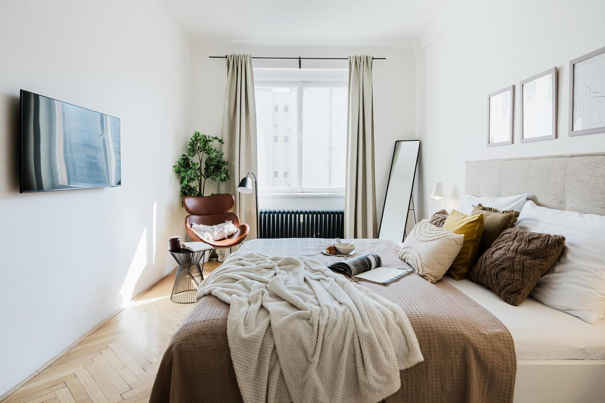 Days - 1bdr - Workspace - Netflix - New Town * Praga